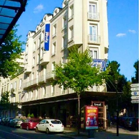 Kyriad Restaurant Centre Spa Vichy Exterior foto