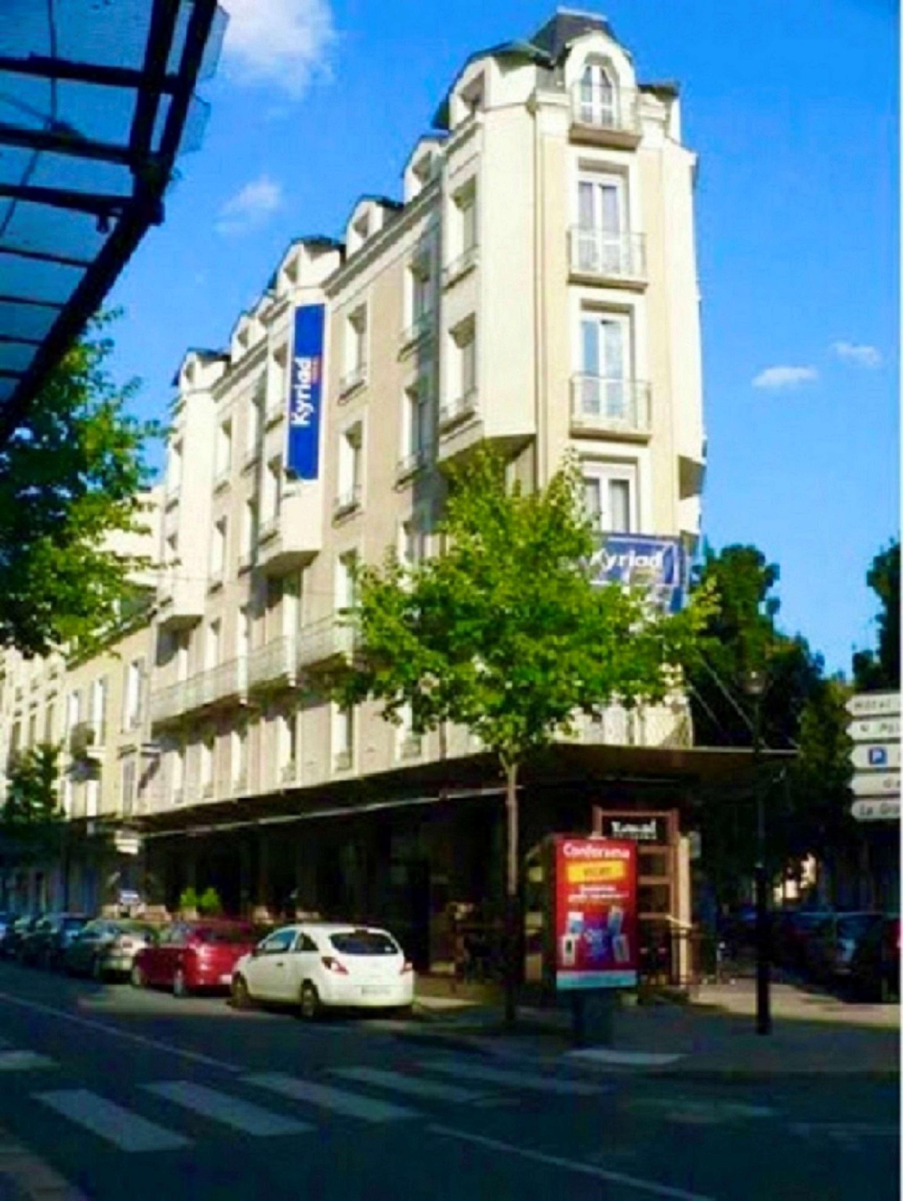 Kyriad Restaurant Centre Spa Vichy Exterior foto